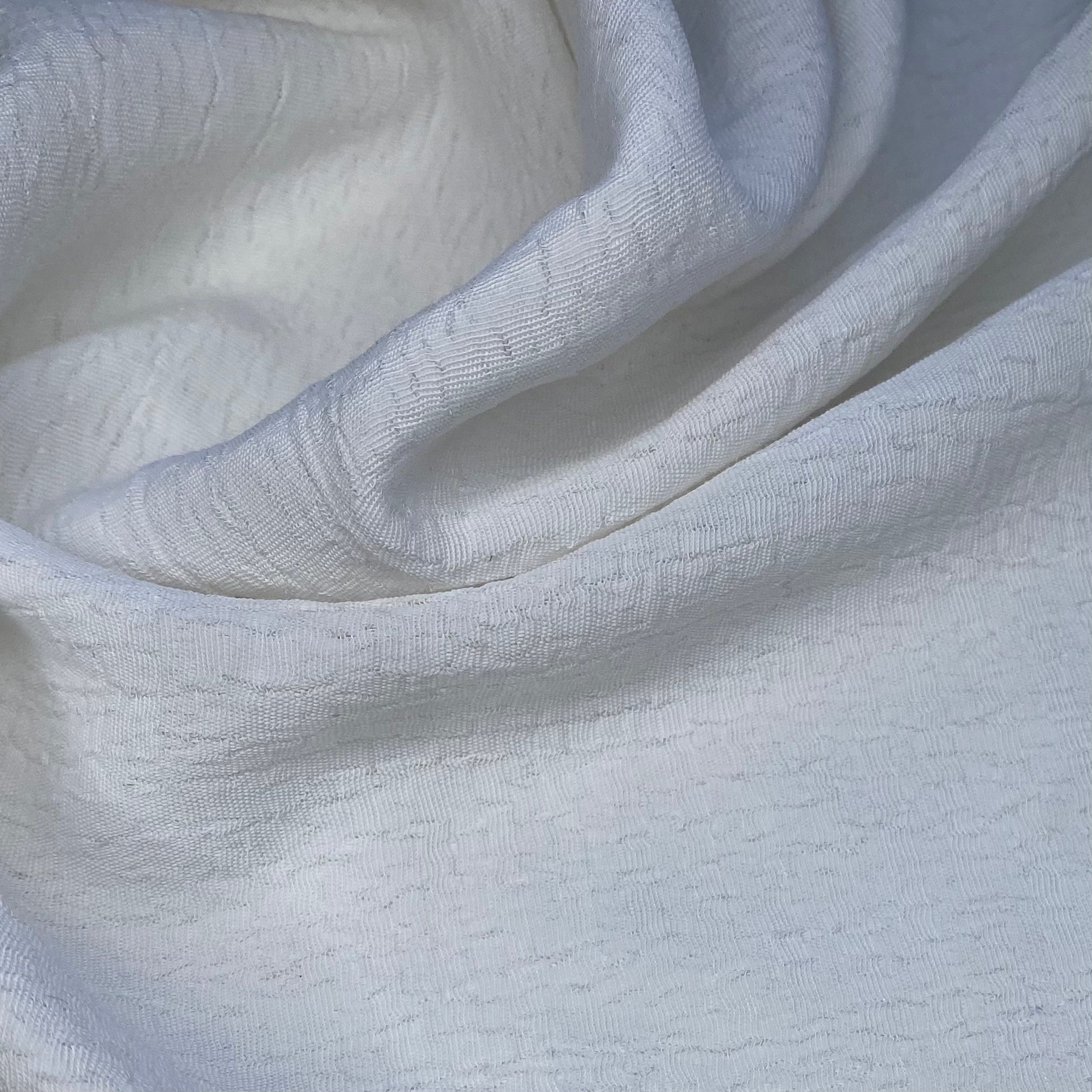 Crinkled Polyester/Cotton - White